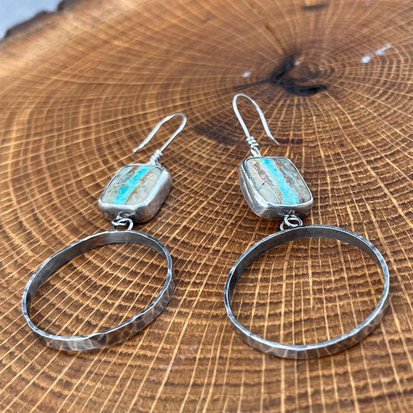 royston ribbon hammered hoops